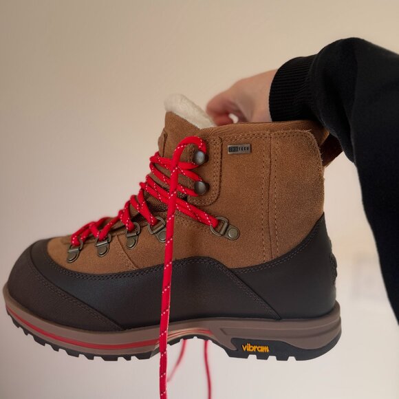 UGG vibram boots dry tech (Size 6) - Picture 1 of 7